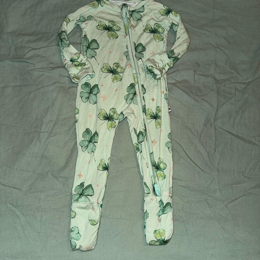 Bums & Roses Clover Print One Piece Pajama